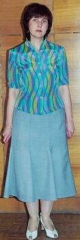 костюм: блузка из шелка с воротником цельнокроеная стойка, юбка с клиньями асимметричное годе
