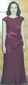 платье с драпировками с цельнокроеным коротким рукавом