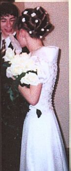 свадебное платье с рукавом фонарик, большой воротник,  лиф отделан фрагментами кружева