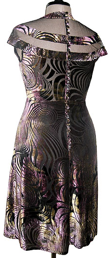 Платье выполнено по модели Tadashi. Платье из натурального панбархата на подкладке 