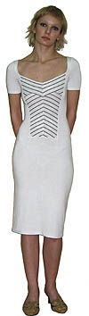 Платье по модели Эрве Леже. Плечо укорочено, рукав короткий, вставка из полосатой ткани, перевод вытачек по полосе.