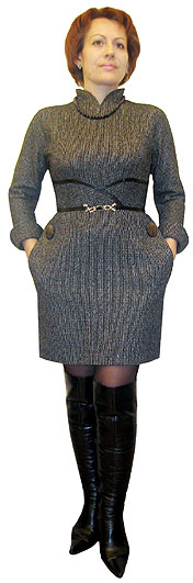 Платье по модели «Gascone» с цельнокроеным рукавом длиной 7/8 с ластовицей «ромб». 