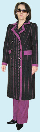 Демисезонное пальто полуприлегающего силуэта 
				из шерстяной пальтовой ткани в полоску
