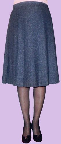 Skirt with single-sided circular crease