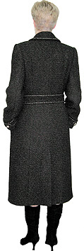 Двубортное пальто с втачным рукавом  Полуприлегающий силуэт неотрезное по линии талии Отложной воротник