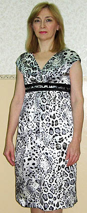 платье Завышенная линия талии, V-образный вырез горловины, короткий цельнокроеный рукав