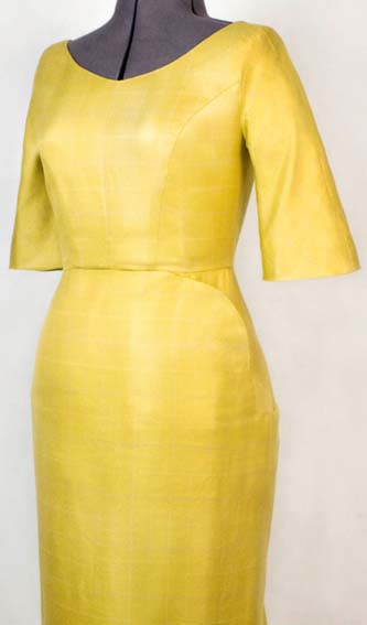 платье желтое