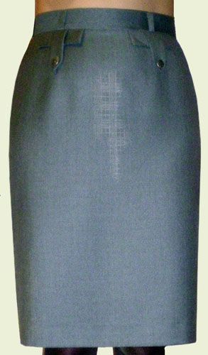 Skirt with back vent closed